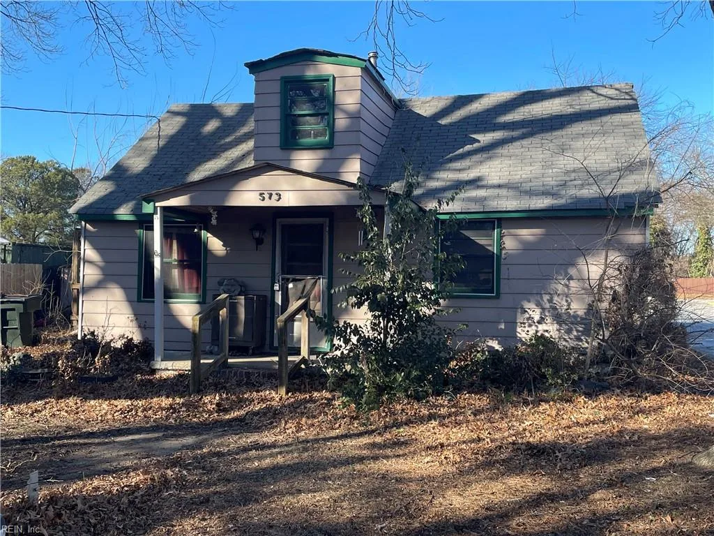 573 Old Point AVE, HAMPTON VA 23663