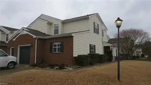 220 Belmont Cir, Yorktown — photo