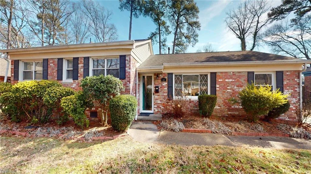 63 Azalea DR, HAMPTON VA 23669