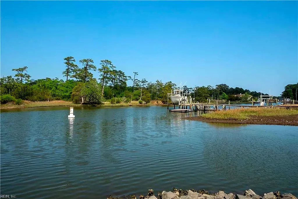 1536 E Bay Shore Dr, Virginia Beach — photo