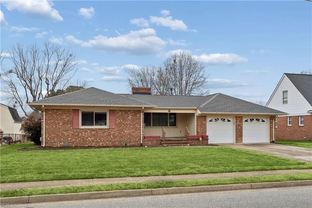 77 Tide Mill LN, HAMPTON VA 23666