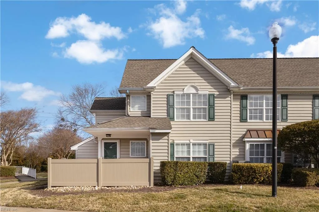 810 Lakeside Dr, Suffolk — photo