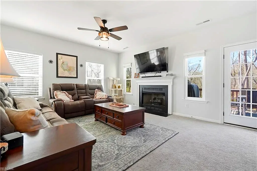 221 Baron Blvd, Suffolk — photo