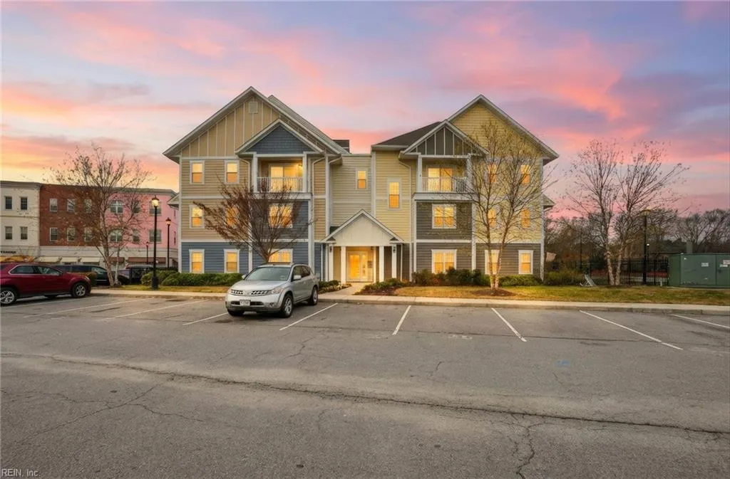 1016 Thoroughgood WAY #104, CHESAPEAKE VA 23324