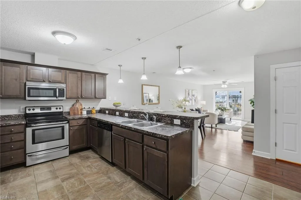 1016 Thoroughgood Way #104, Chesapeake — photo