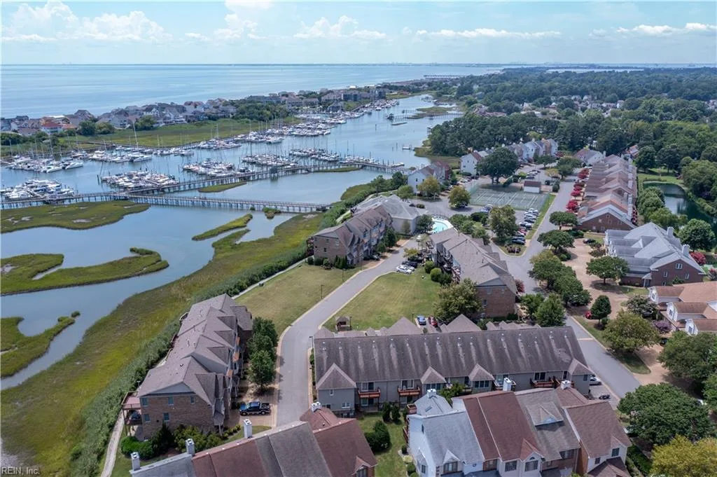 730 Charthouse CIR, HAMPTON VA 23664
