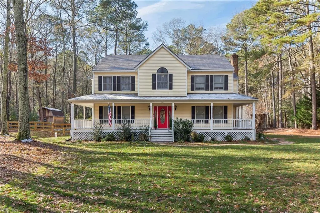 102 Whispering Way, Yorktown — photo
