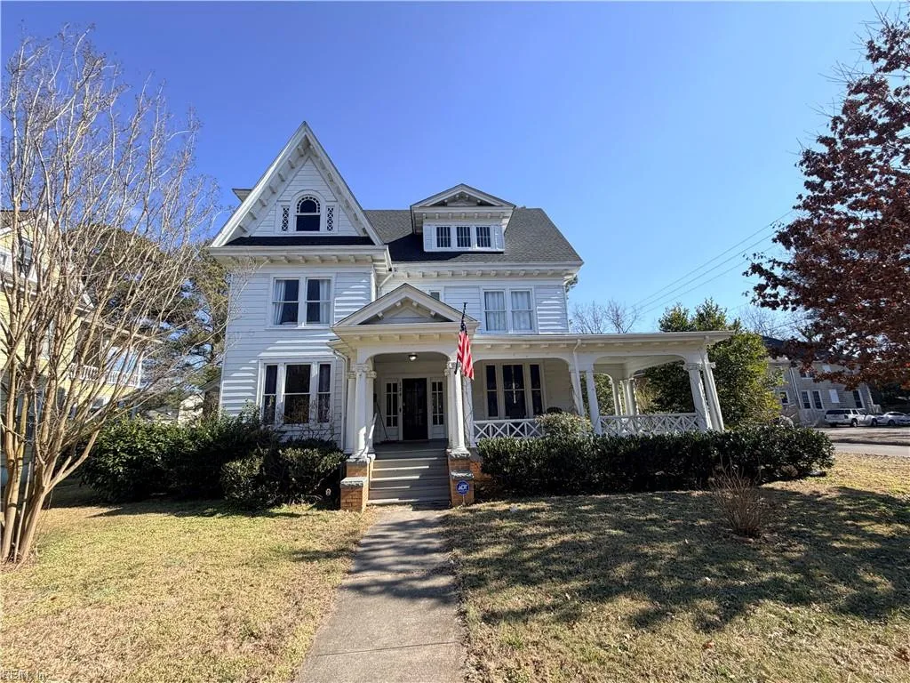 124 Linden Ave, Suffolk — photo
