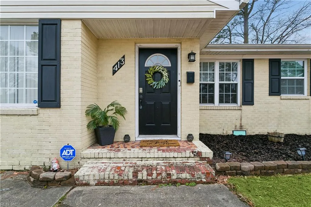413 W Gilbert St, Hampton — photo
