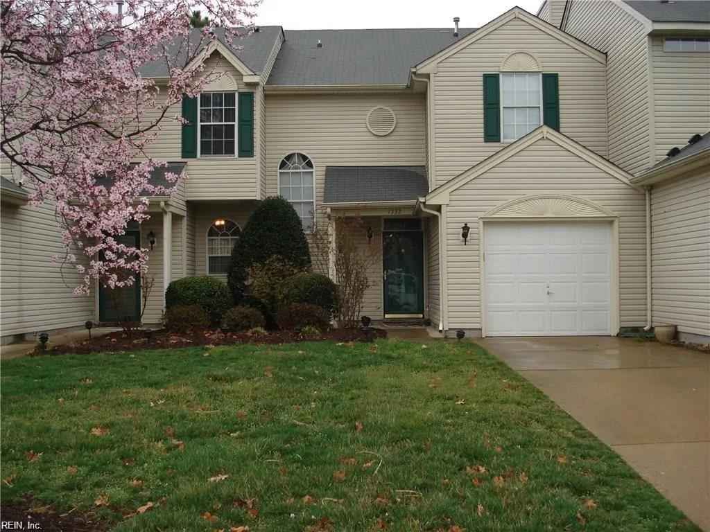 1332 Lake DR, NEWPORTNEWS VA 23602