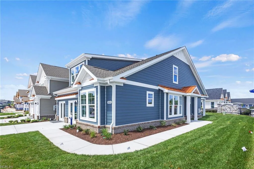 2001 Barton LN, CHESAPEAKE VA 23322
