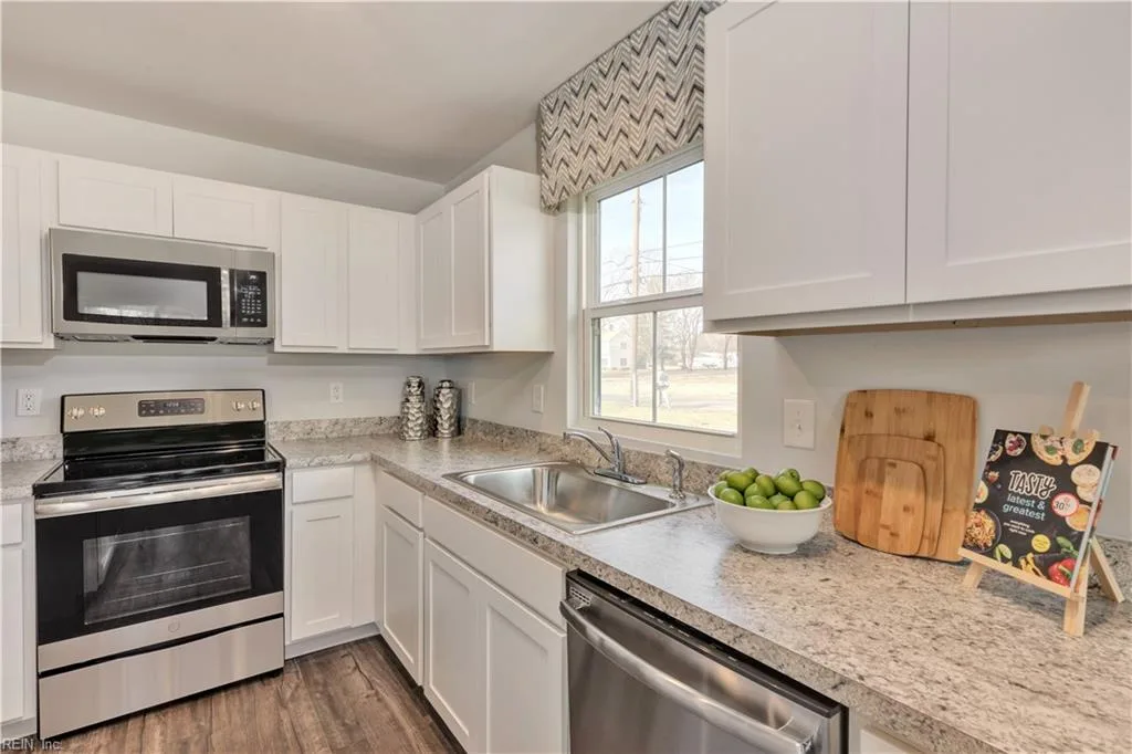 212 Myrtle Ln, South Mills — photo