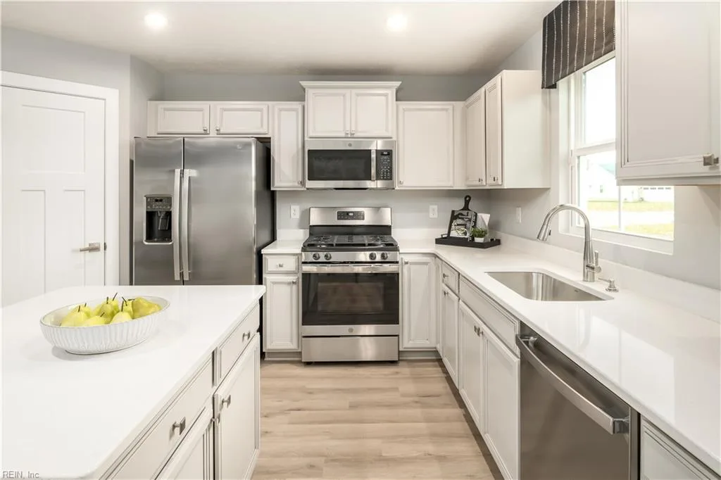 416 Braden Ln, Suffolk — photo