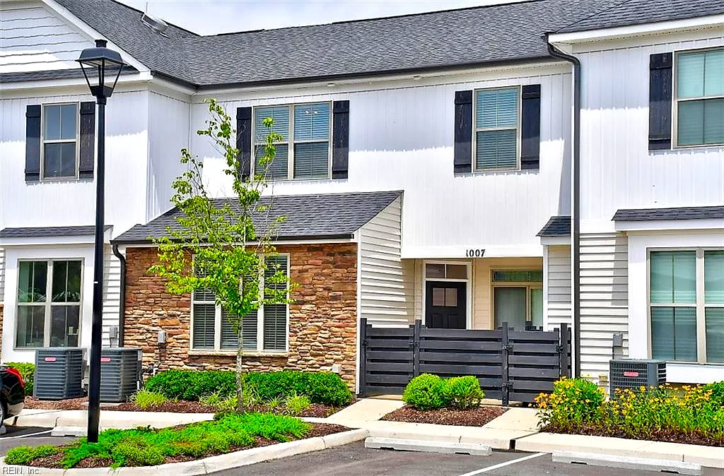 1007 Kathy Ann Way W, Carrollton — photo