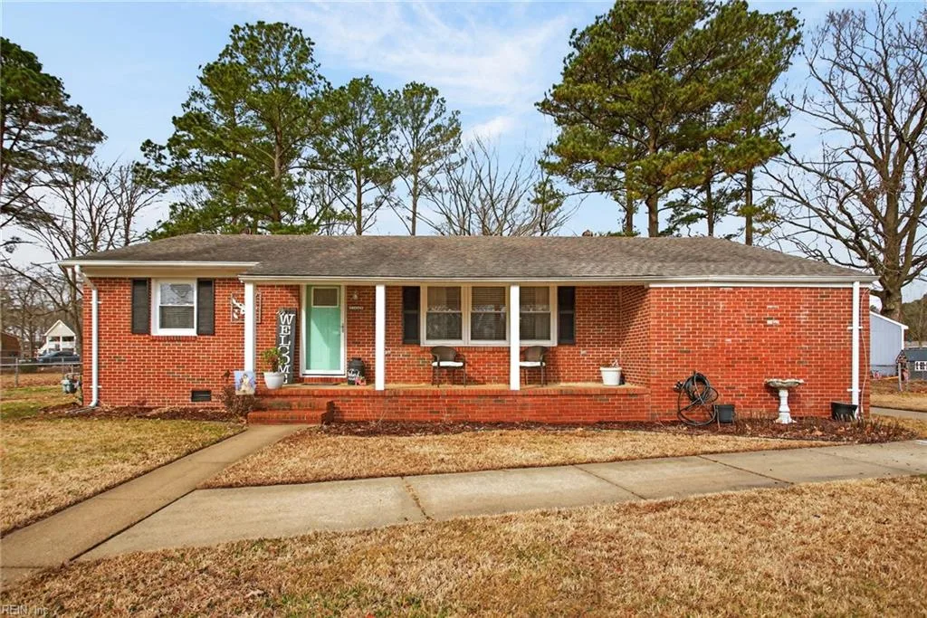 126 W Royce Dr, Chesapeake — photo