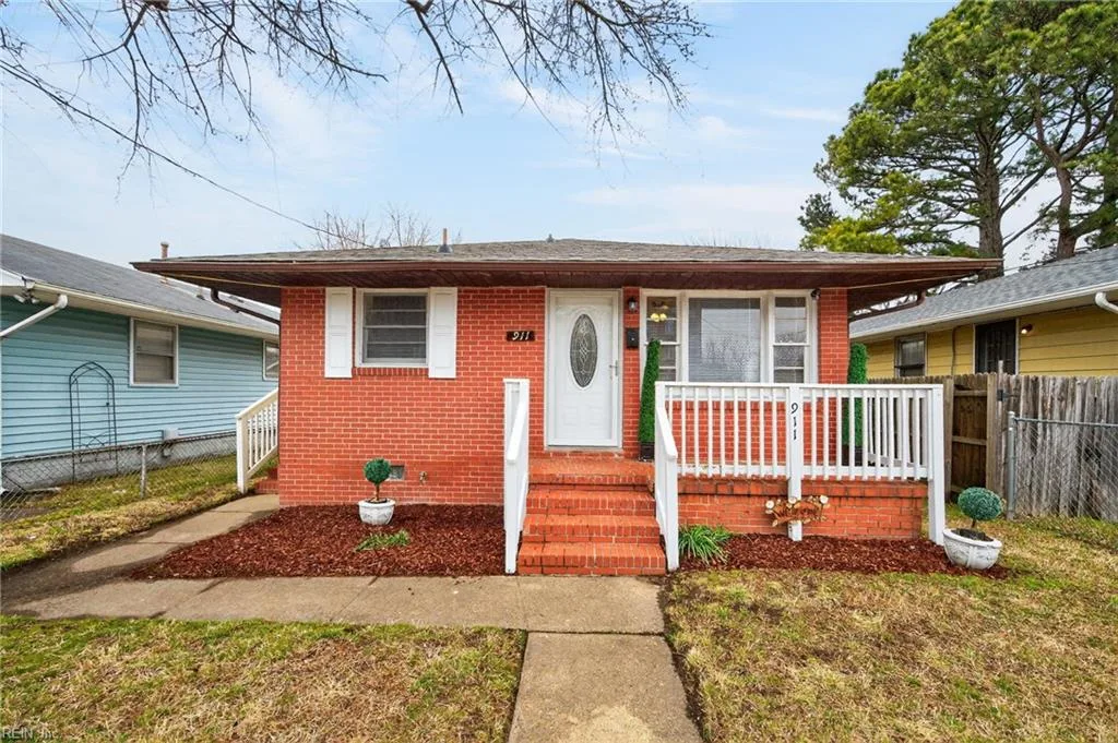 911 36th ST, NEWPORTNEWS VA 23607