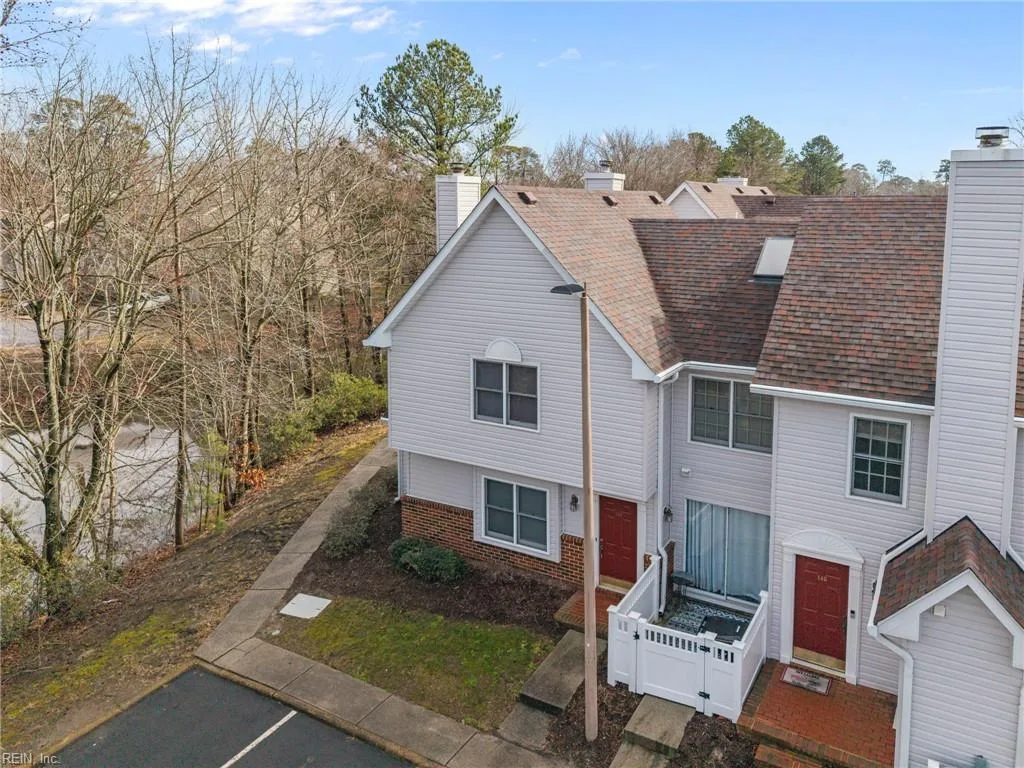 14 Tamarisk Quay #14h, Hampton — photo