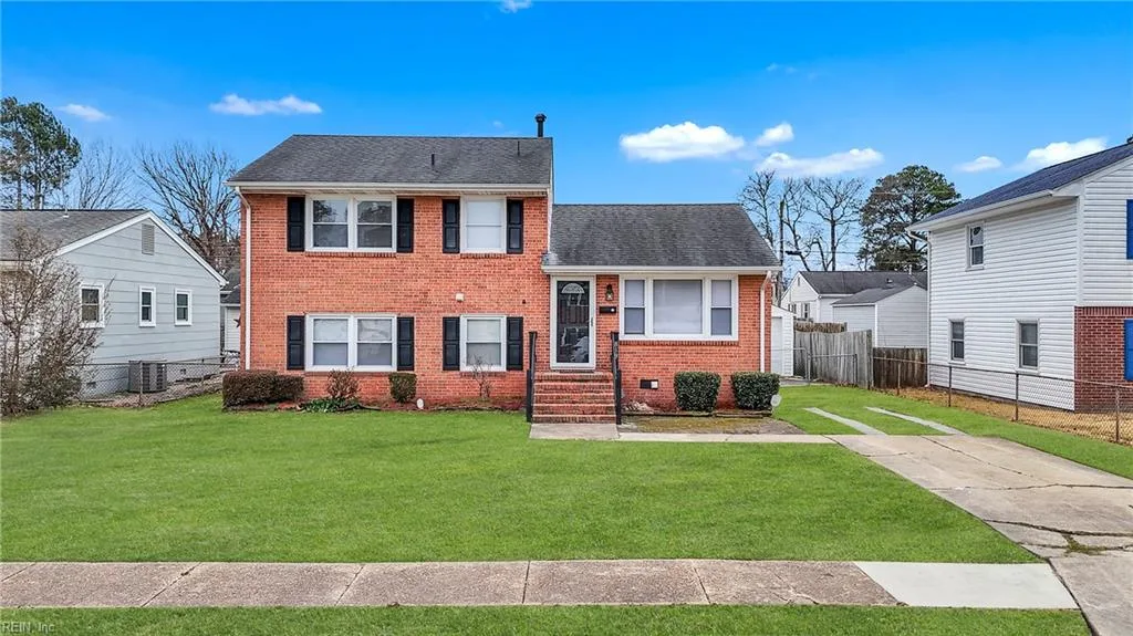 819 Headrow Ter, Hampton — photo