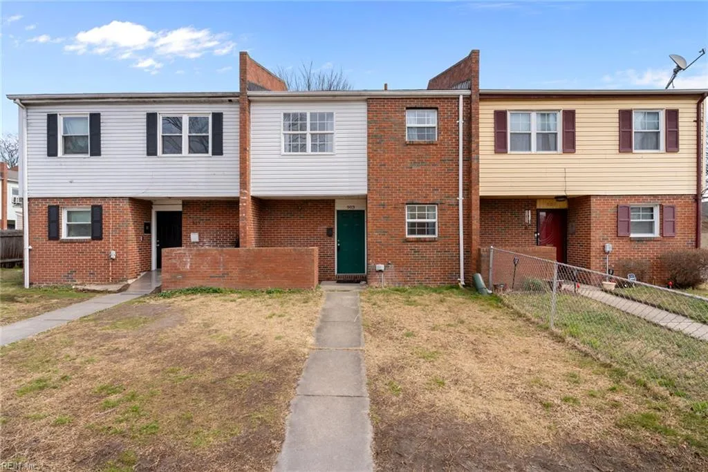 903r Sherman Ln, Norfolk — photo