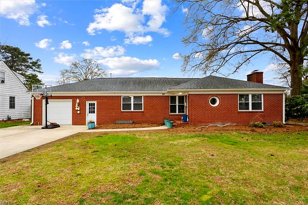122 Chichester Ave, Hampton — photo