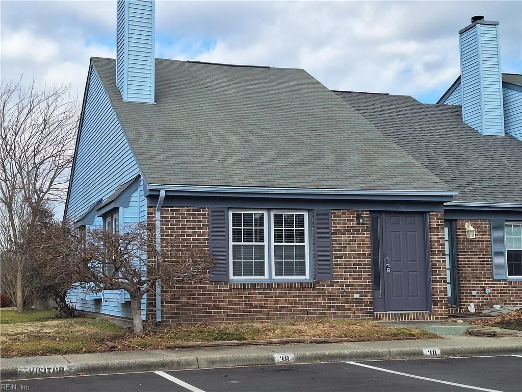 38 Parkway Dr, Hampton — photo