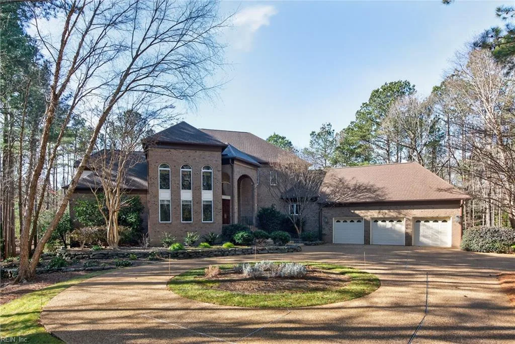 2412 Pates CRK, WILLIAMSBURG VA 23185