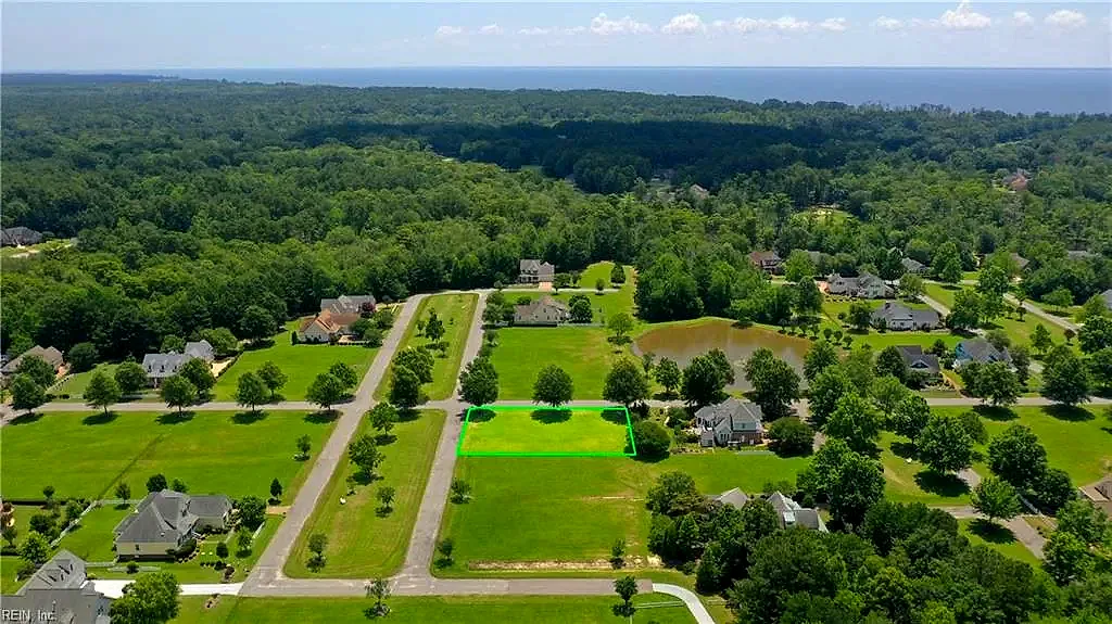 63 Randolph Loop N, Hertford — photo