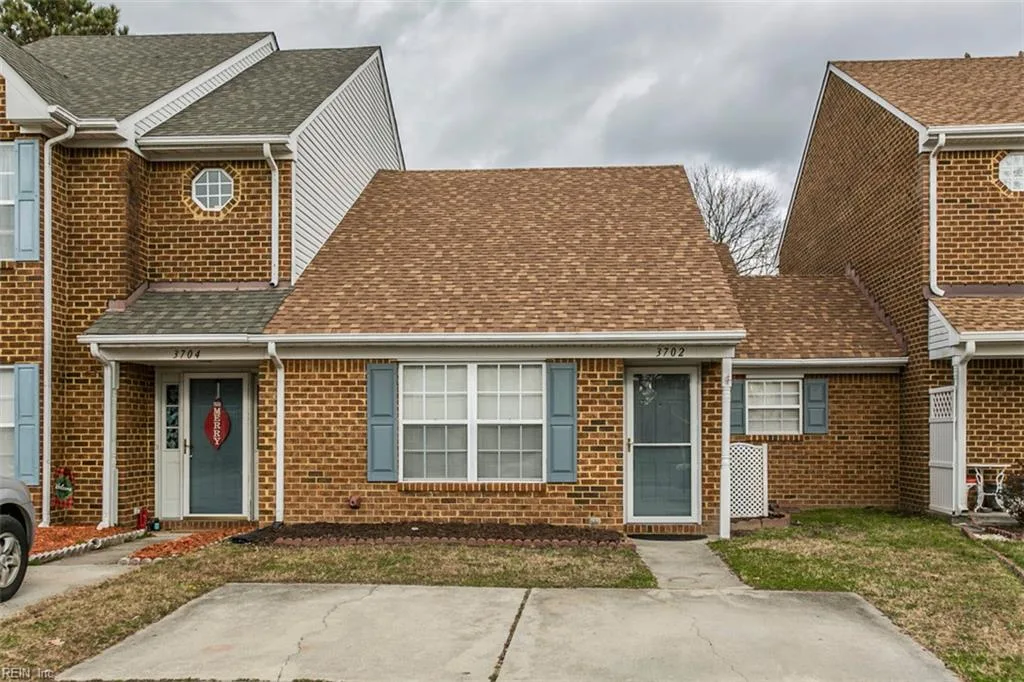 3702 White Chapel Arch, Chesapeake — photo