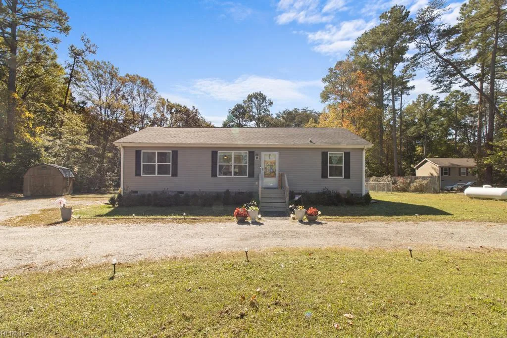 3412 Woodstock Rd, Gloucester — photo
