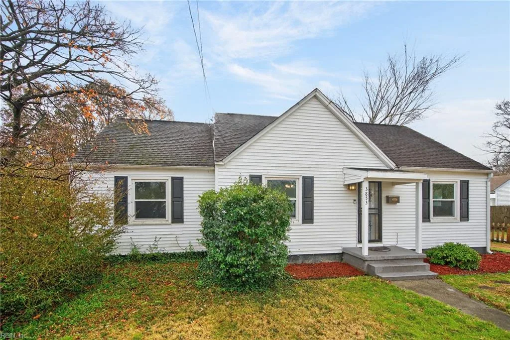3853 Robin Hood Rd, Norfolk — photo