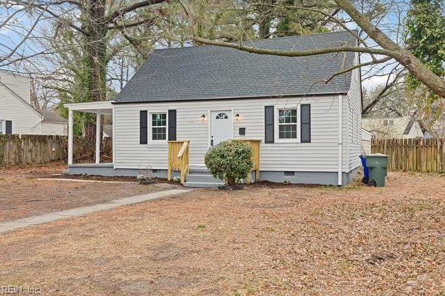 1300 Sunset Dr, Norfolk — photo