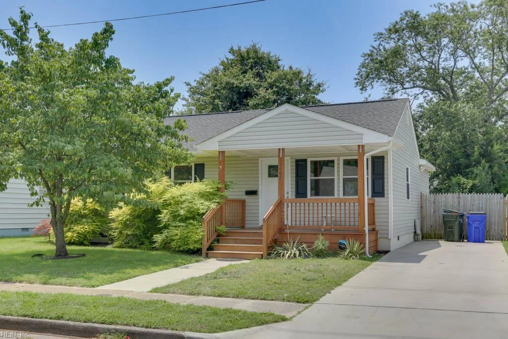 1405 Baychester Ave, Norfolk — photo