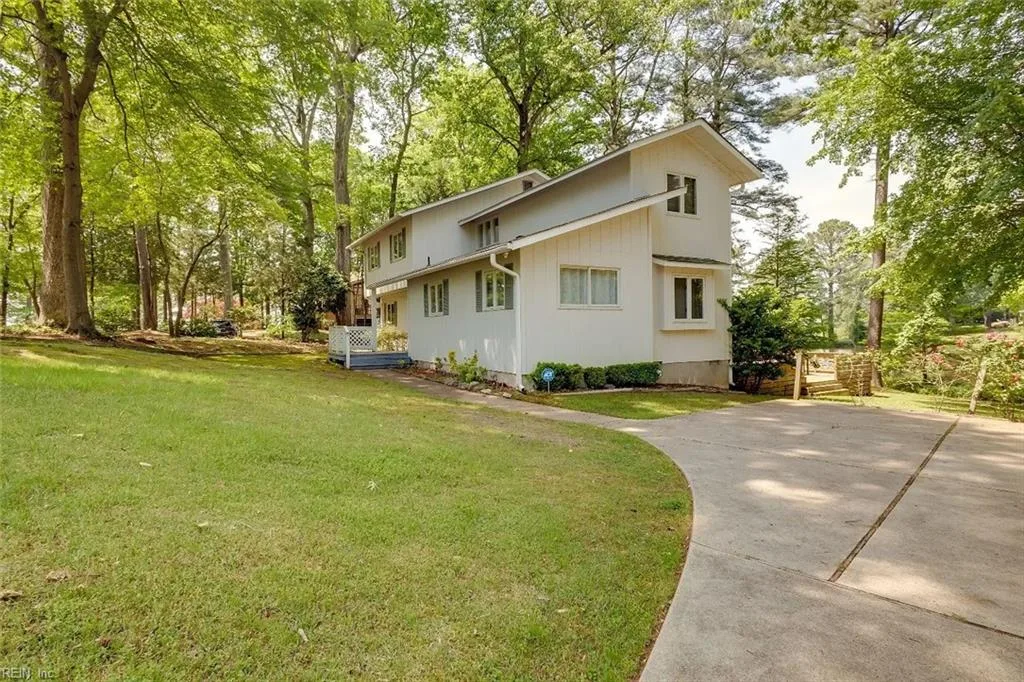 540 Kerry Lake DR, NEWPORTNEWS VA 23603