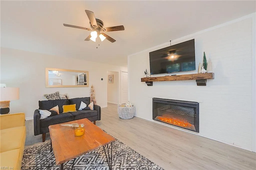 1 Langhorne RD, NEWPORTNEWS VA 23606