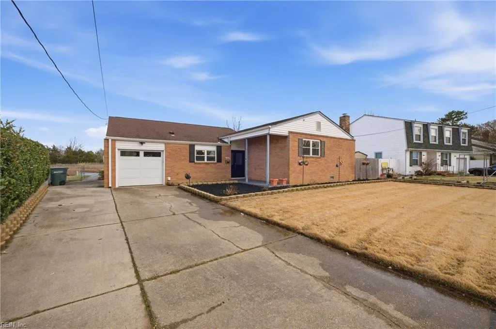 102 Diggs DR, HAMPTON VA 23666