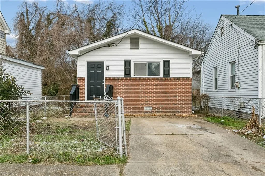 1239 24th St, Newport News — photo