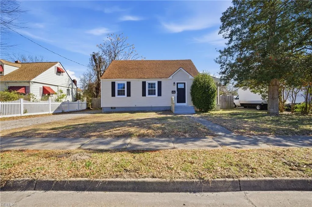 8704 Tidewater Dr, Norfolk — photo
