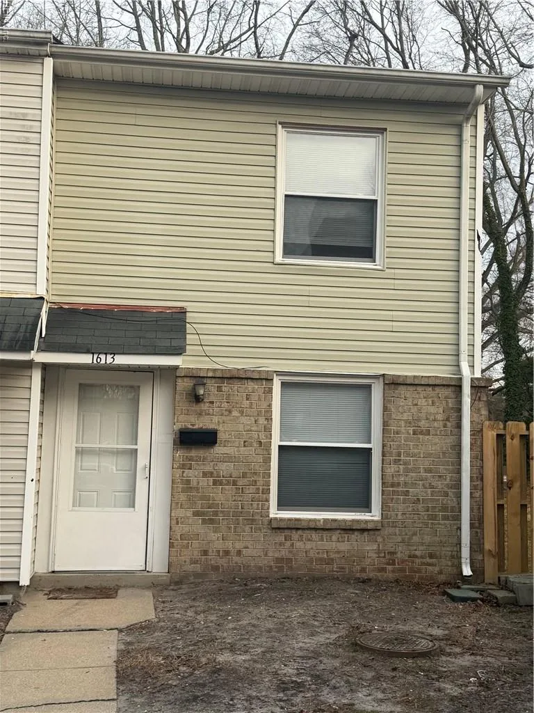1613 Darren Cir, Portsmouth — photo