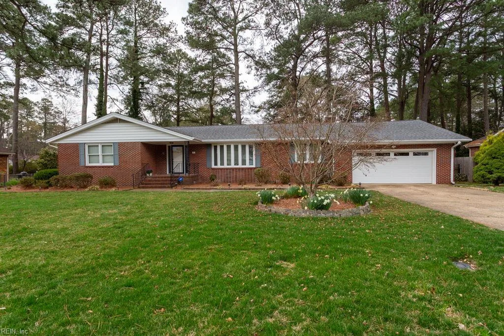 9 Fairway Dr, Portsmouth — photo