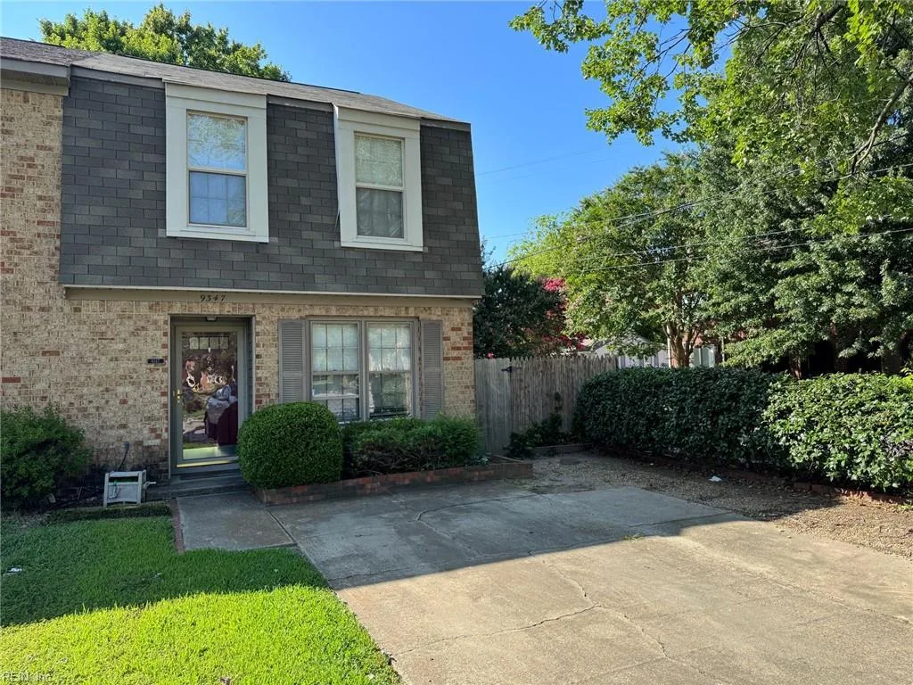 9347 1st View St, Norfolk — photo