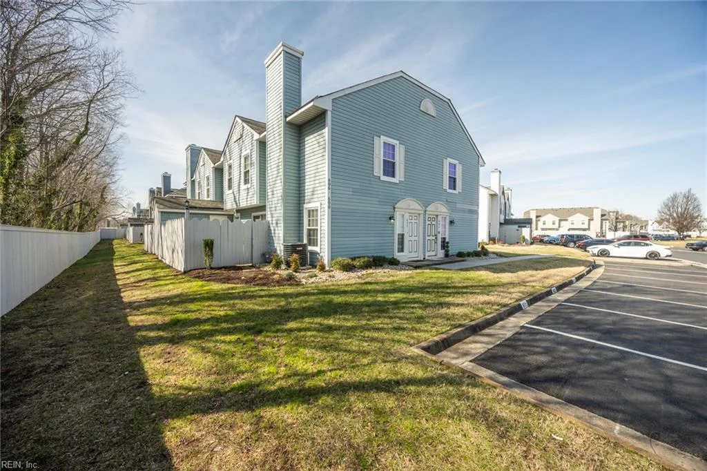 600 Butterwick Ct, Chesapeake — photo