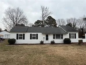 106 Fairfield Ave, Suffolk — photo