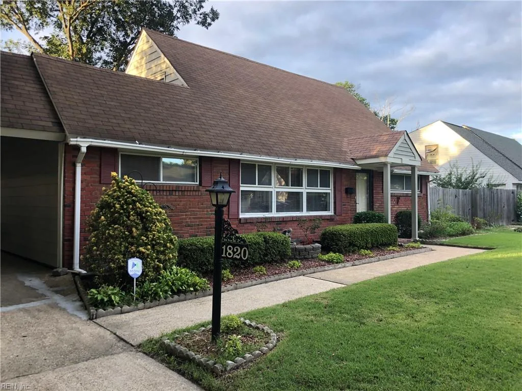 1820 Hartford Dr, Norfolk — photo