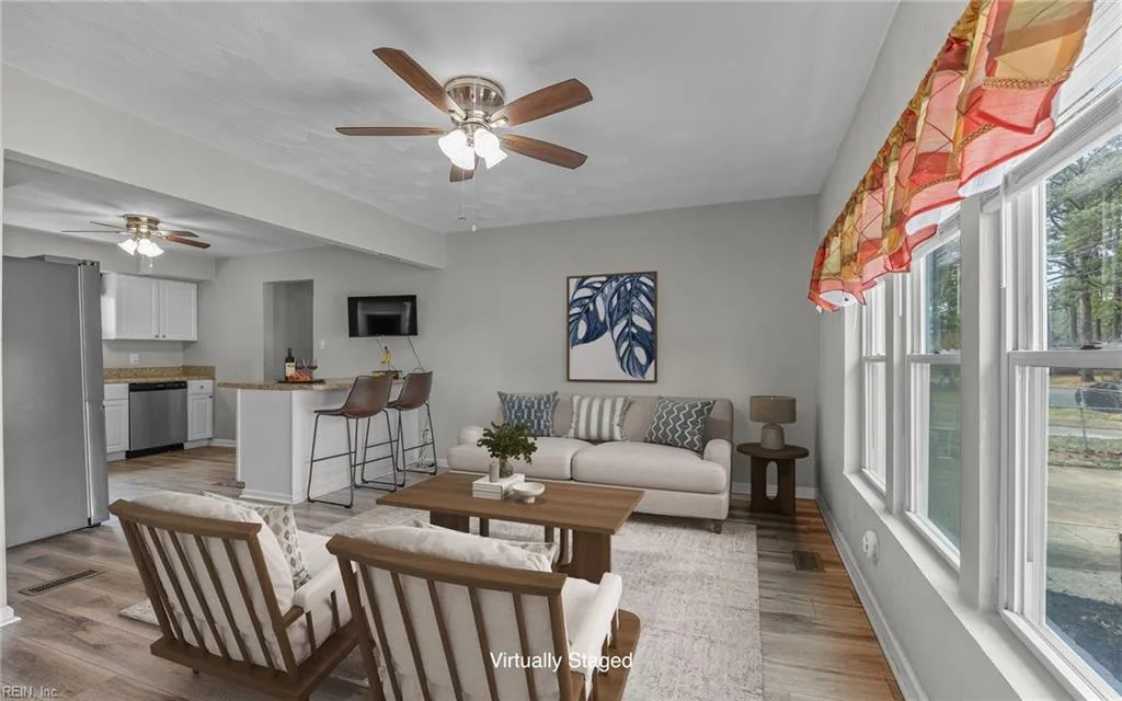 652 Kenneth Rd, Virginia Beach — photo