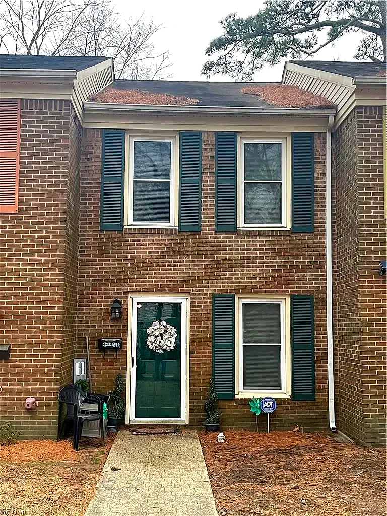 3235 Clover Hill Dr, Portsmouth — photo