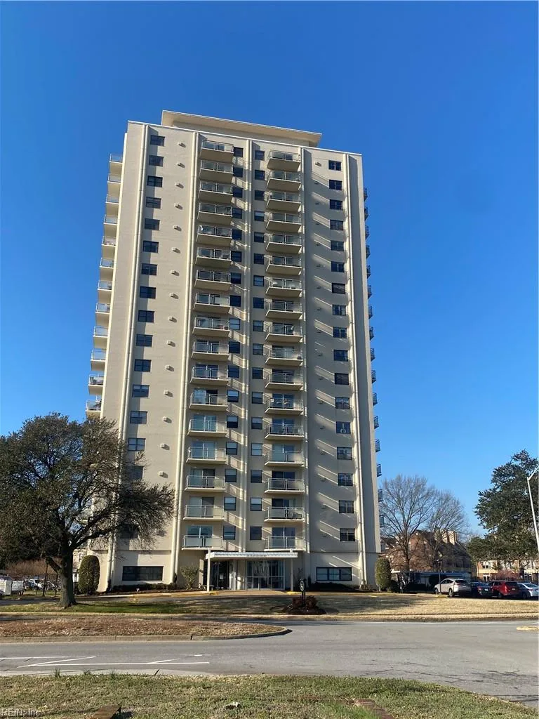 One Crawford PW #1306, PORTSMOUTH VA 23704