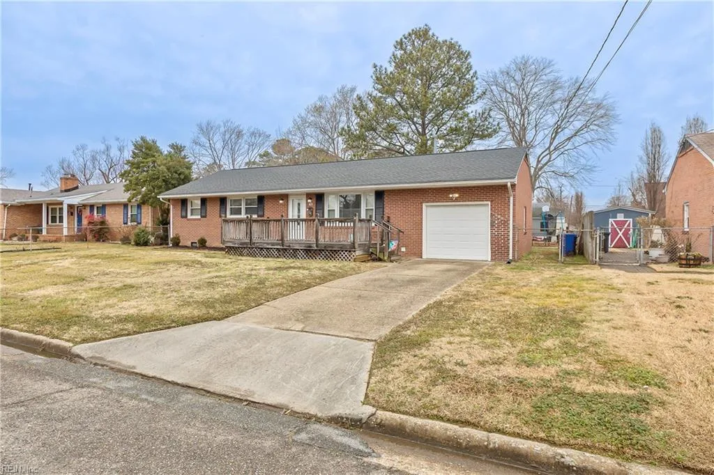 176 Hawthorne DR, NEWPORTNEWS VA 23602