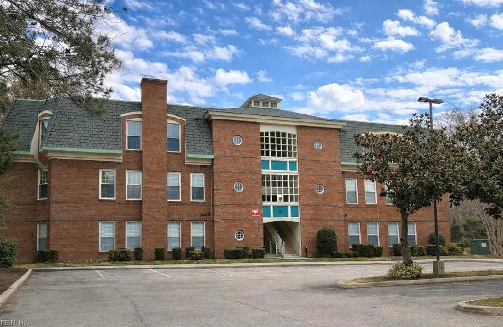 300 Riveranne CT #313, VIRGINIABEACH VA 23462