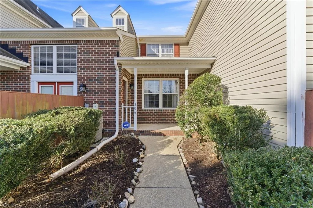 306 Primrose Ln, Chesapeake — photo