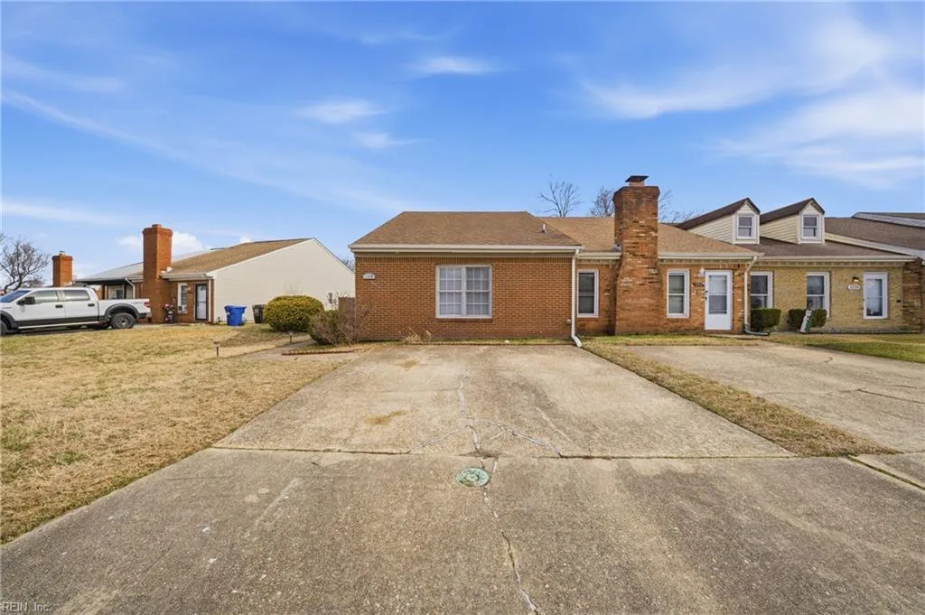 1320 Pershing Ct, Virginia Beach — photo